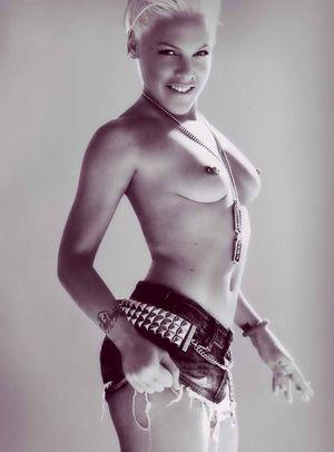 Alecia Beth Moore leaked media #0001