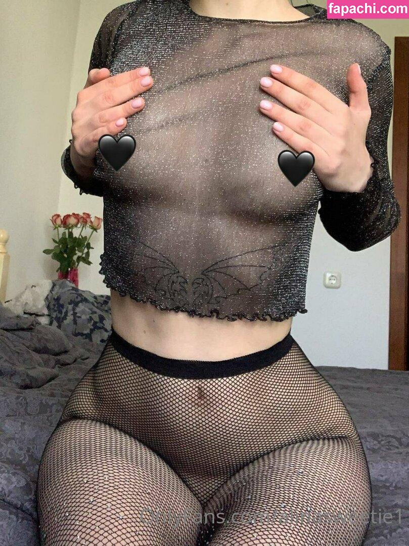 alinasweetie1 / alina_sweetx leaked nude photo #0011 from OnlyFans/Patreon