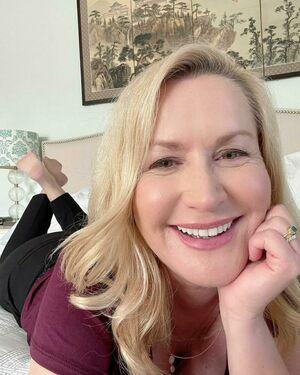 Angela Kinsey leaked media #0010