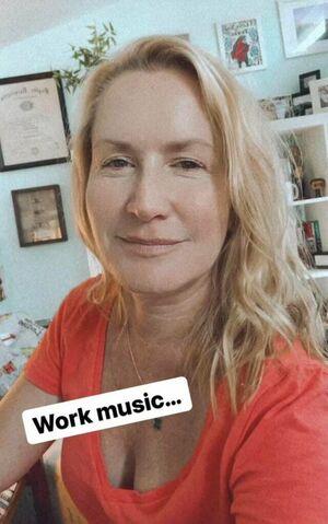 Angela Kinsey leaked media #0015