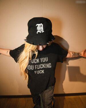 Avril Lavigne leaked media #0800