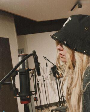 Avril Lavigne leaked media #0803