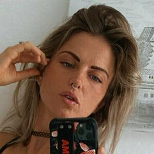 blondedevil7 avatar