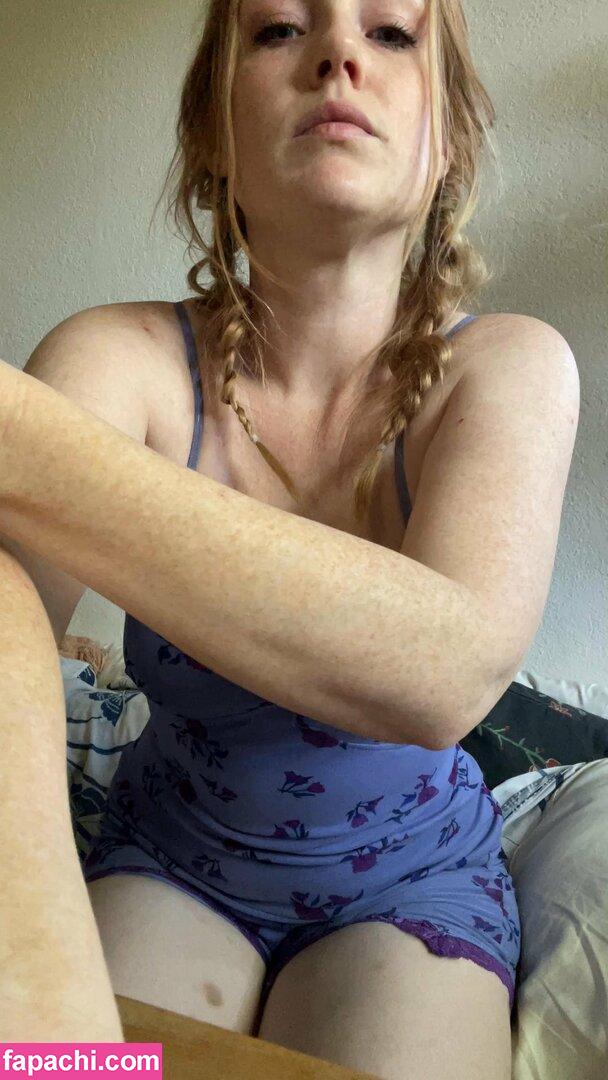 Blueeyedmelody / Ladyfatallyred leaked nude photo #0014 from OnlyFans/Patreon