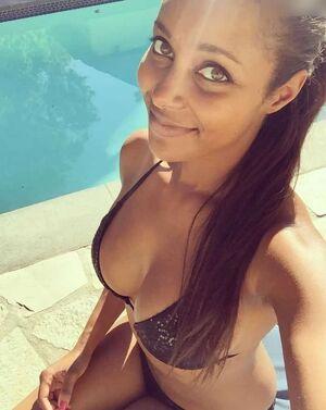 Brandi Rhodes leaked media #0393