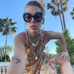 Busy Philipps leaked media #0028