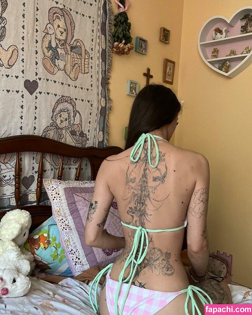 C0m9ts / Dolores / h0tfairy / l0vewitch / w00dsprincesa / wishfulthinking_77 leaked nude photo #0038 from OnlyFans/Patreon