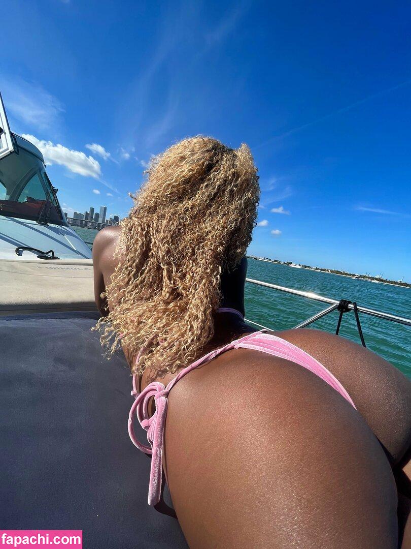 canadianyogababe / canadianyogababefree / canadianyogabae / curlycanadianbabe leaked nude photo #0059 from OnlyFans/Patreon