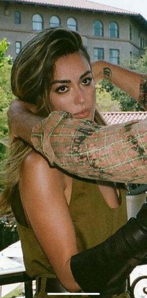 Chloe Bennet leaked media #0638