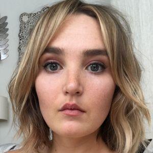 Chloe Fineman avatar