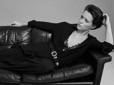 Claire Foy leaked media #0036
