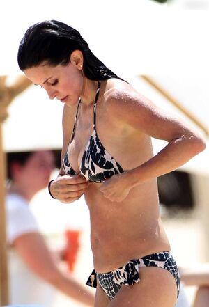 Courteney Cox leaked media #0088