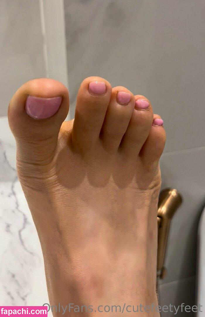 cutefeetyfeet / cutefeet_and_ leaked nude photo #0009 from OnlyFans/Patreon