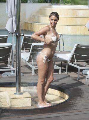 Danielle Lloyd leaked media #0114