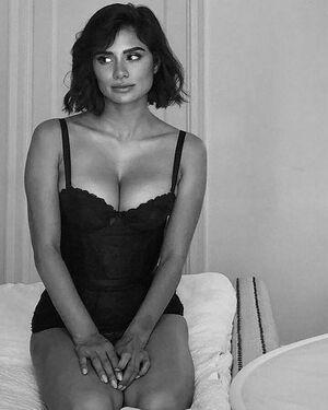 Diane Guerrero leaked media #0272