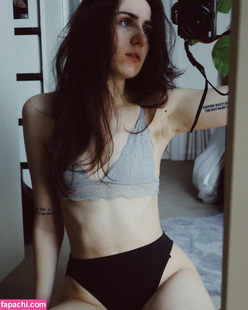 Dodie Clark / doddleoddle leaked nude photo #0019 from OnlyFans/Patreon