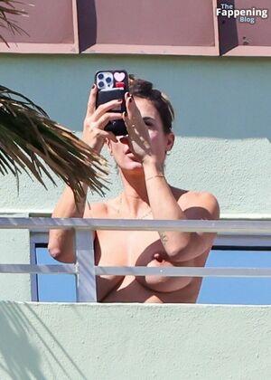 Elisabetta Canalis leaked media #0544