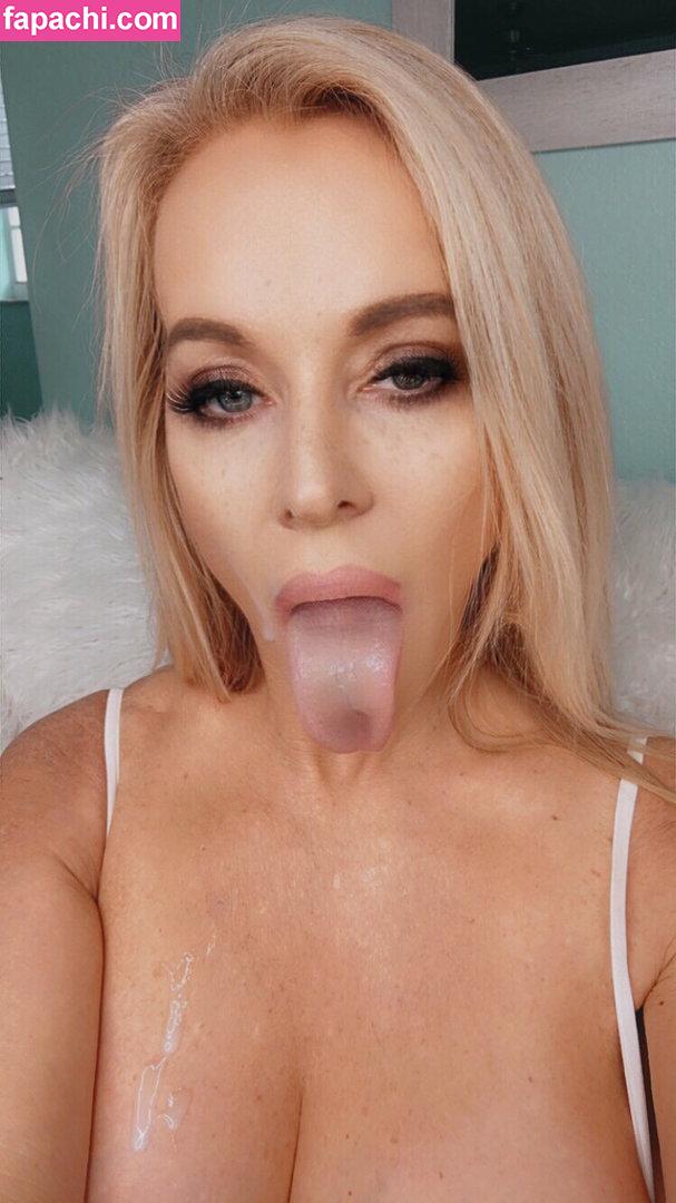 Ellehotmom / ella_hotmom leaked nude photo #0007 from OnlyFans/Patreon