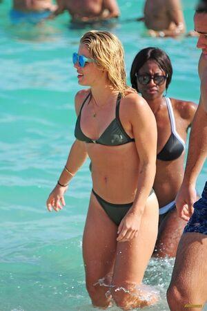 Emily Bett Rickards leaked media #0072