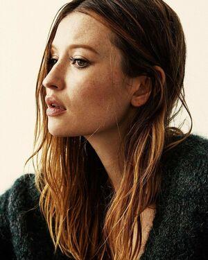 Emily Browning leaked media #0134