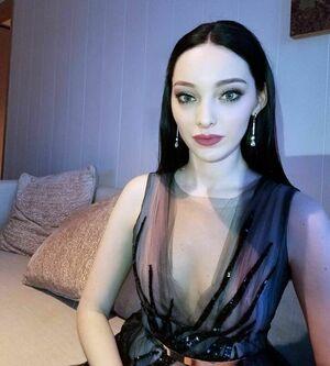 Emma Dumont leaked media #0010