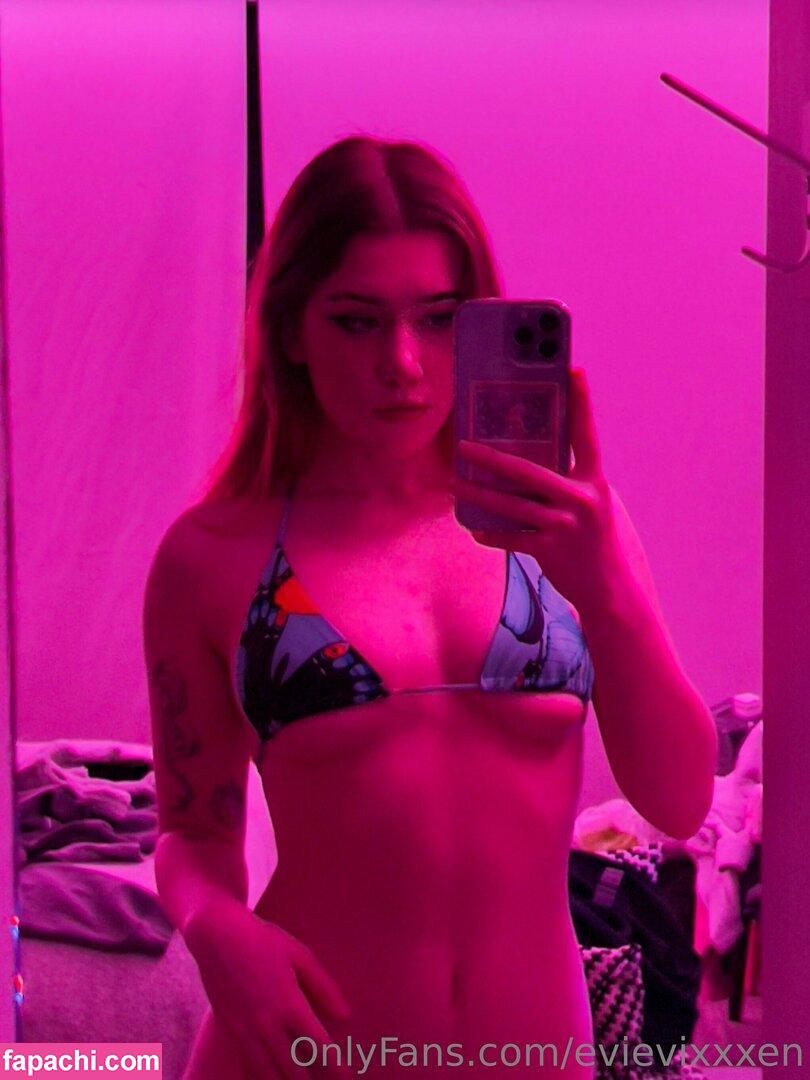 evievixxxen leaked nude photo #0008 from OnlyFans/Patreon