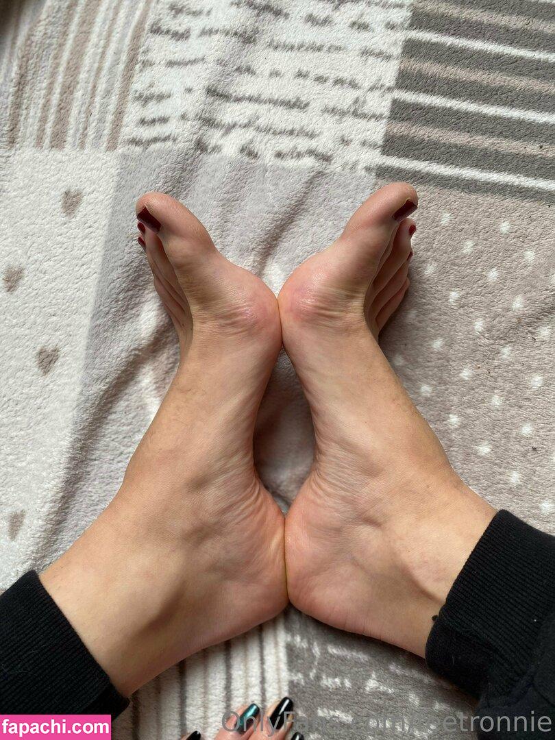 feetronnie / backonmyfeet leaked nude photo #0011 from OnlyFans/Patreon