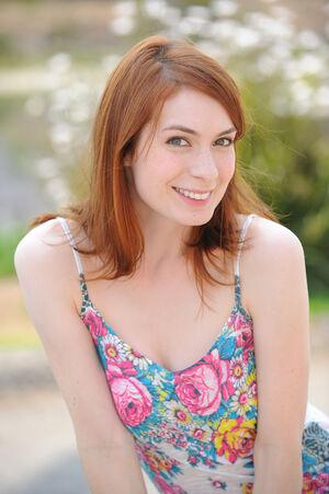 Felicia Day leaked media #0121