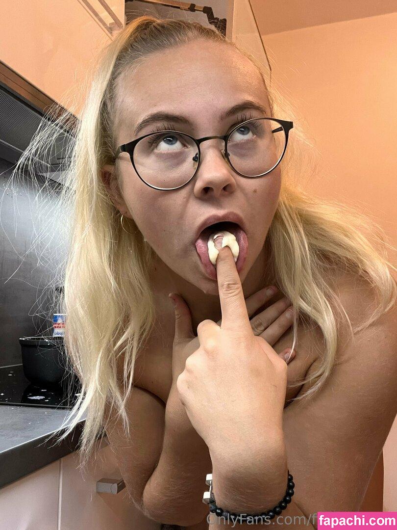 Fitkacenka2 / fitkage leaked nude photo #0122 from OnlyFans/Patreon