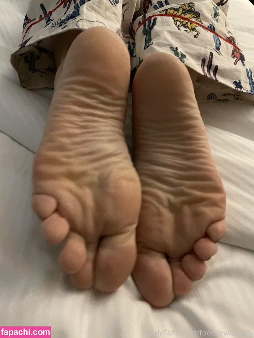 footsiewithkitty leaked nude photo #0003 from OnlyFans/Patreon