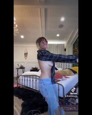 Gabbie Hanna leaked media #0001