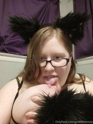 geekikittenvip leaked media #0094