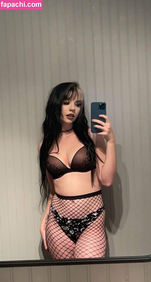 gothichorrorcliche / H0neyR3venge / gothictropic / gothicwhorror leaked nude photo #0107 from OnlyFans/Patreon