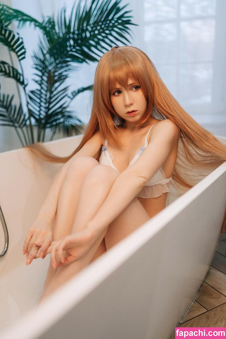 https://fapachi.com/models/h/a/hackee-chan/2/full/hackee-chan_1192.jpeg