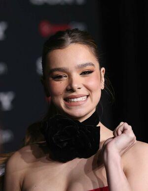 Hailee Steinfeld leaked media #0942