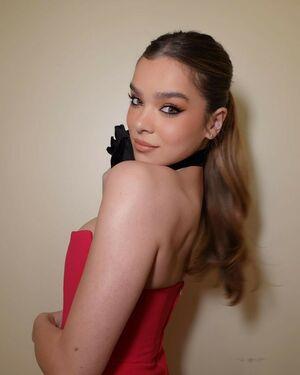 Hailee Steinfeld leaked media #0986