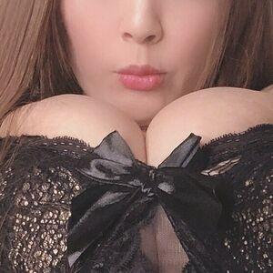 hitomi_official avatar