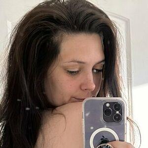 Holly GoHarder avatar