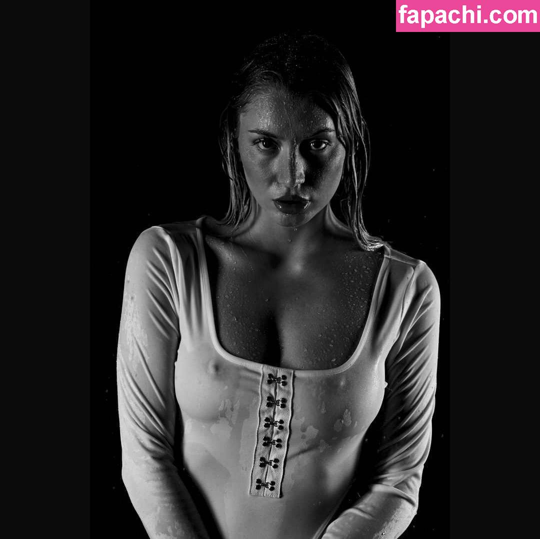 Isabella Strangmuller / 29bella.maria08 / BellaStuttgart leaked nude photo #0020 from OnlyFans/Patreon