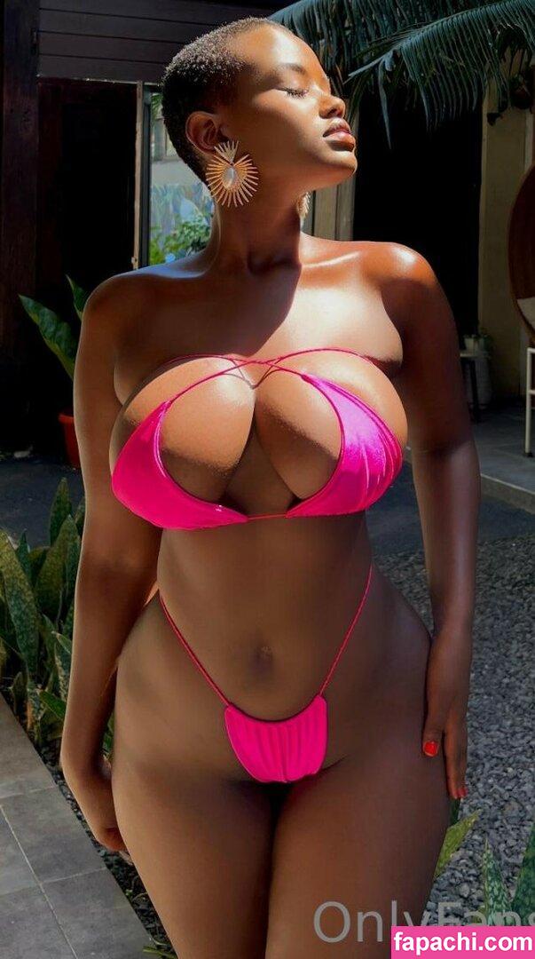 Isimbi / Isimbi Yvonne / iamisimbiyvonne_00 leaked nude photo #0112 from OnlyFans/Patreon