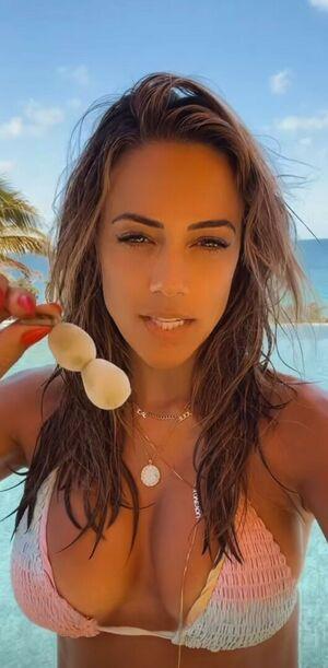 Jana Kramer leaked media #0034