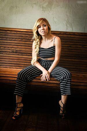 Jennette McCurdy leaked media #0343