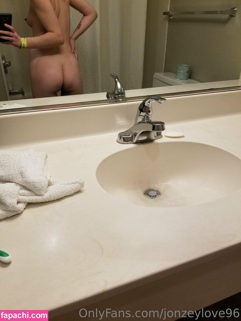 jonzeylove96 / dezy_soca leaked nude photo #0077 from OnlyFans/Patreon