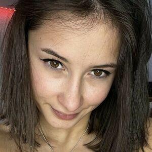 Julia Marino avatar