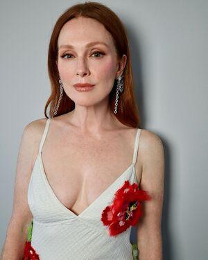 Julianne Moore leaked media #0072