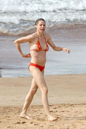 Julie Bowen leaked media #0041