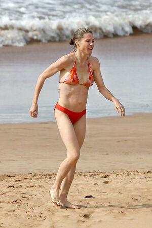 Julie Bowen leaked media #0052