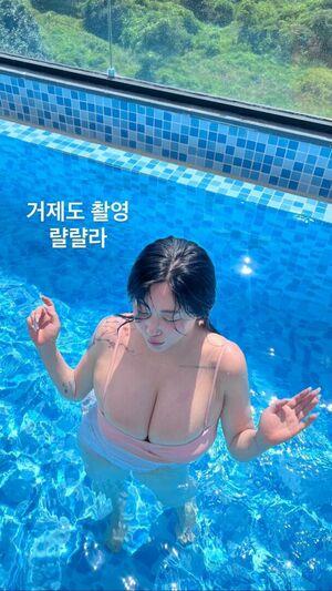 Jung Hye Bin leaked media #0127