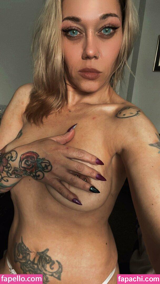 Just Jen Reacts / just_jen_reacts / justjenof leaked nude photo #0021 from OnlyFans/Patreon