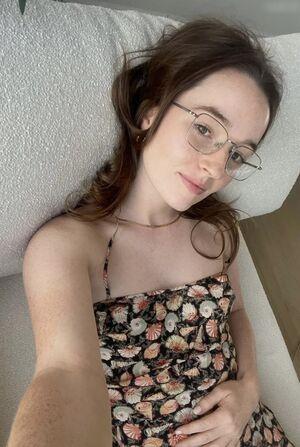 Kaitlyn Dever leaked media #0441